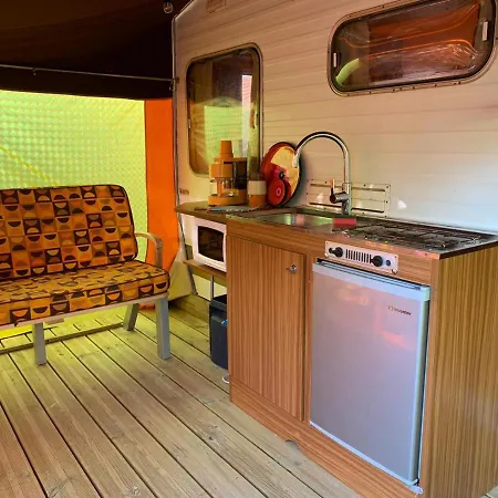 La Cour d'Hortense - Caravane vintage * Sailly-Flibeaucourt